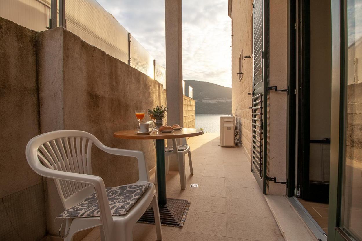 Villa Anteo Uz Plazu Sa Privatnim Parkingom Neum Kültér fotó