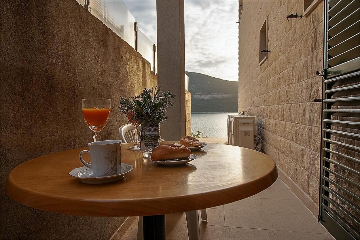 Villa Anteo Uz Plazu Sa Privatnim Parkingom Neum Kültér fotó