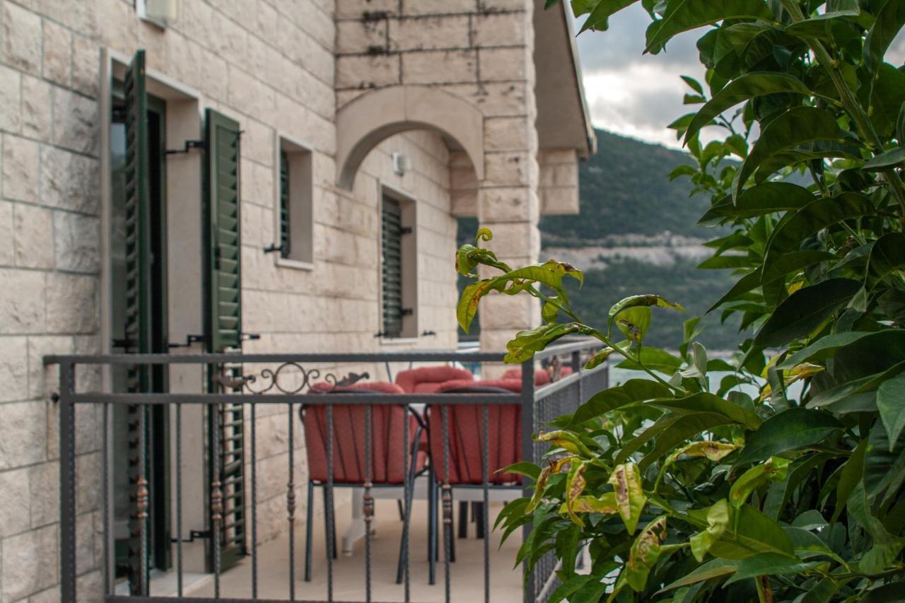 Villa Anteo Uz Plazu Sa Privatnim Parkingom Neum Kültér fotó