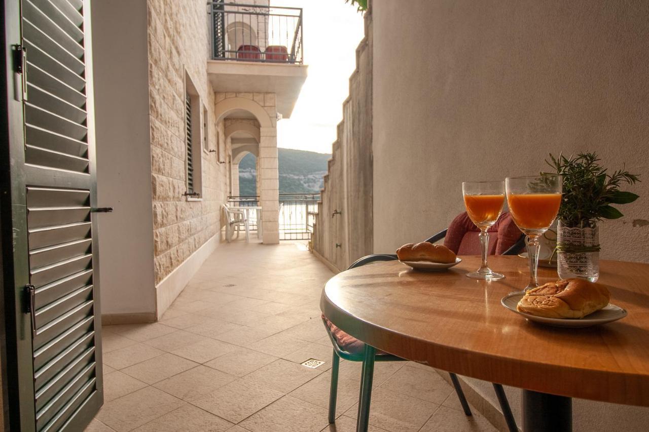 Villa Anteo Uz Plazu Sa Privatnim Parkingom Neum Kültér fotó