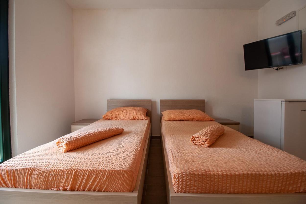 Villa Anteo Uz Plazu Sa Privatnim Parkingom Neum Kültér fotó