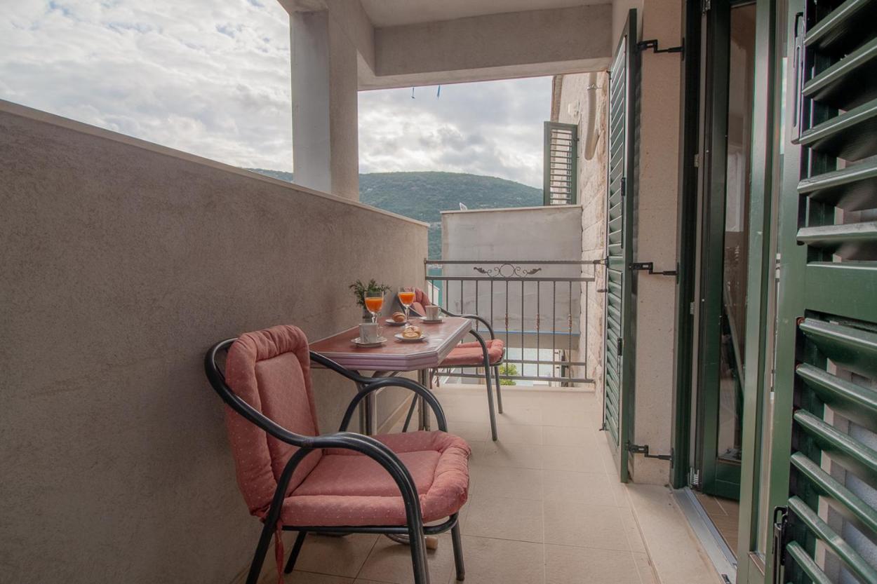 Villa Anteo Uz Plazu Sa Privatnim Parkingom Neum Kültér fotó
