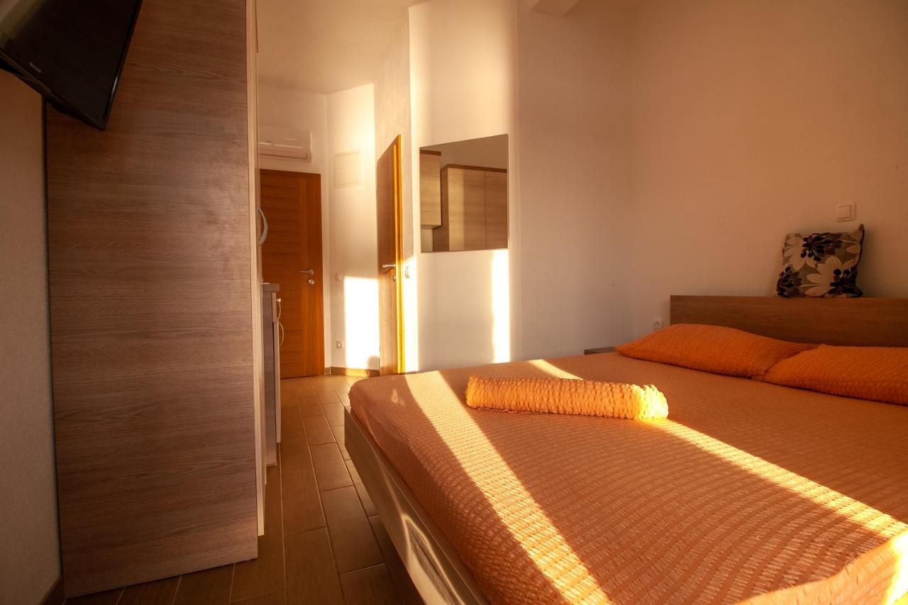 Villa Anteo Uz Plazu Sa Privatnim Parkingom Neum Kültér fotó