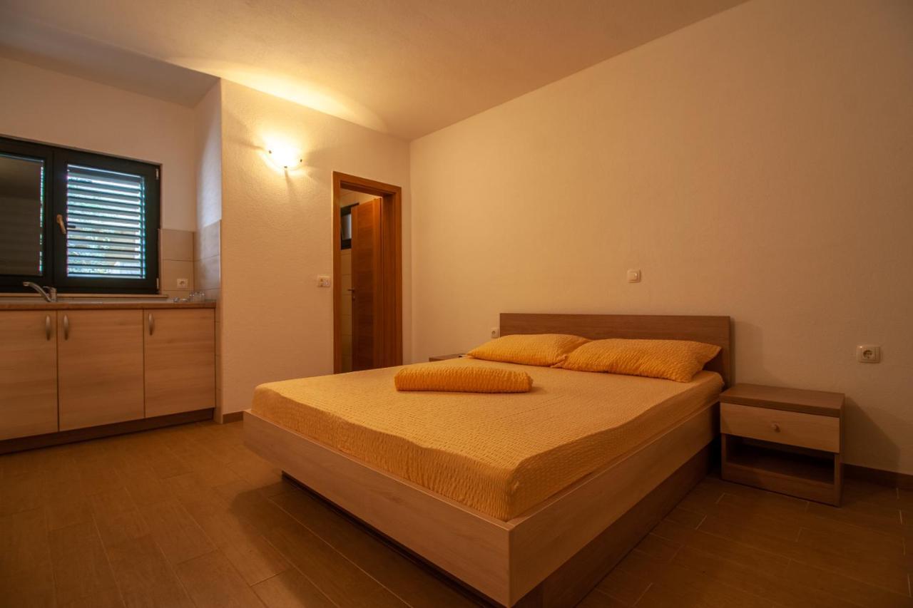 Villa Anteo Uz Plazu Sa Privatnim Parkingom Neum Kültér fotó