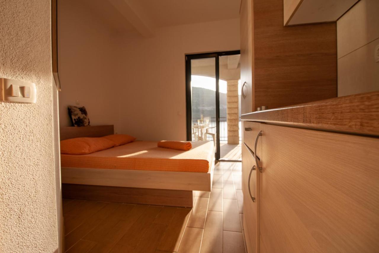 Villa Anteo Uz Plazu Sa Privatnim Parkingom Neum Kültér fotó