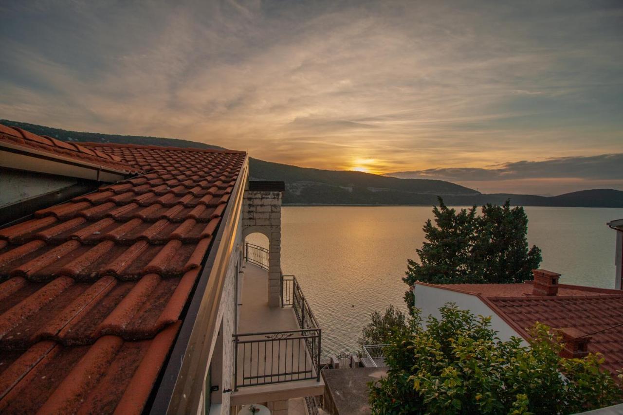 Villa Anteo Uz Plazu Sa Privatnim Parkingom Neum Kültér fotó