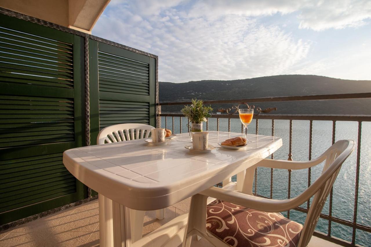 Villa Anteo Uz Plazu Sa Privatnim Parkingom Neum Kültér fotó