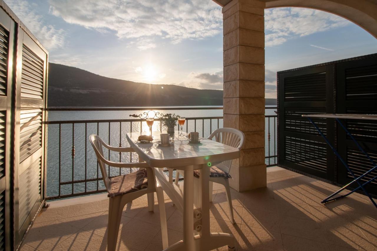 Villa Anteo Uz Plazu Sa Privatnim Parkingom Neum Kültér fotó