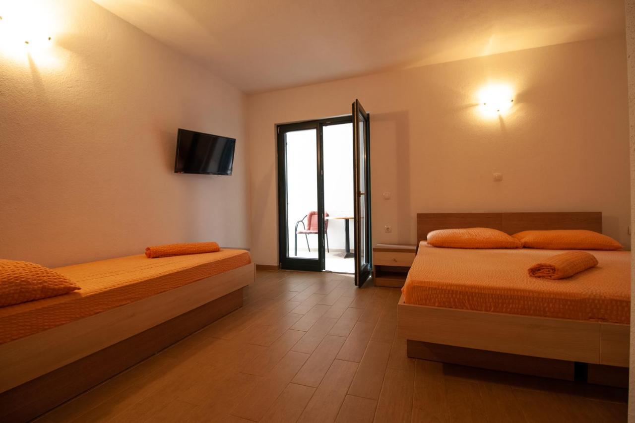 Villa Anteo Uz Plazu Sa Privatnim Parkingom Neum Kültér fotó