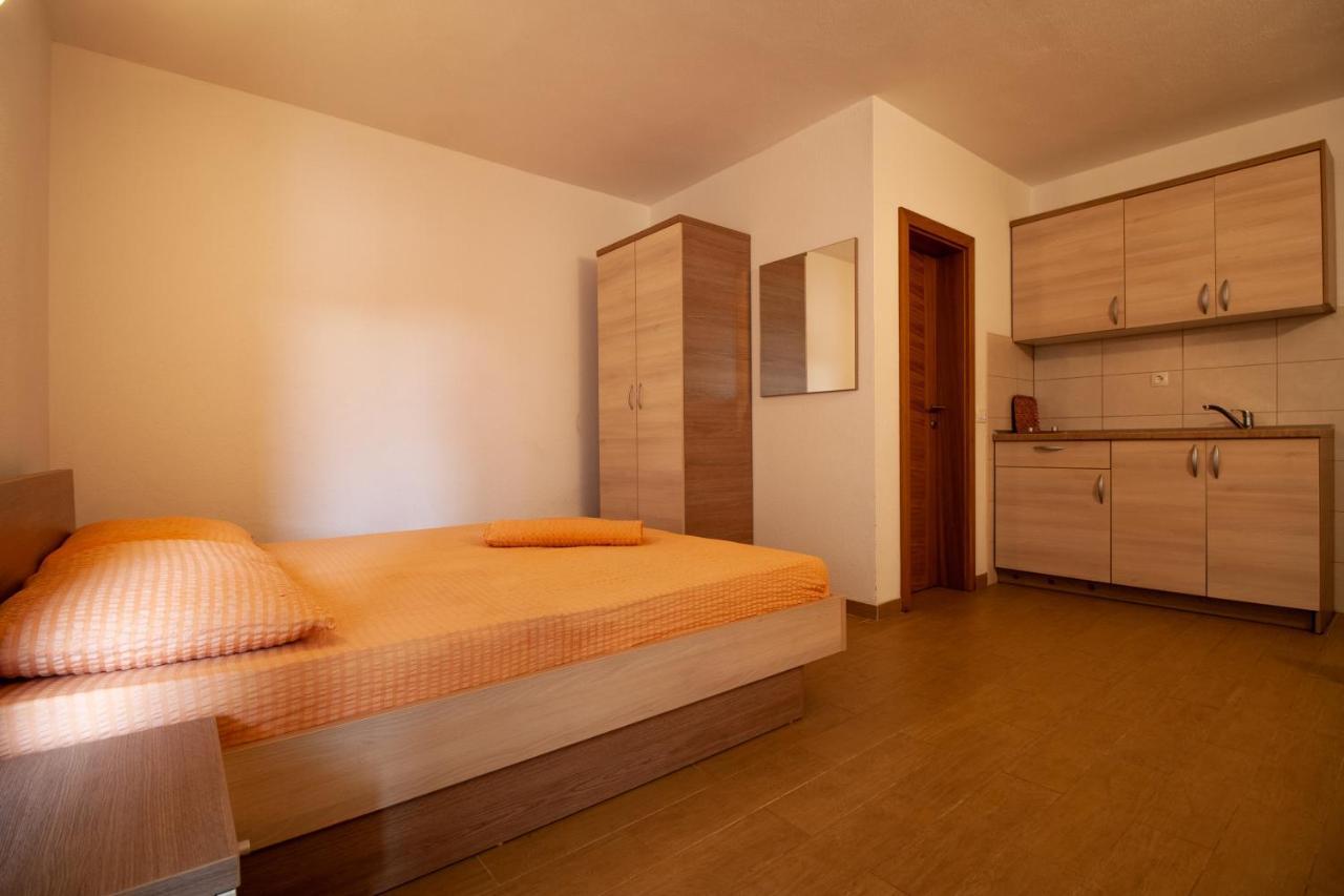 Villa Anteo Uz Plazu Sa Privatnim Parkingom Neum Kültér fotó